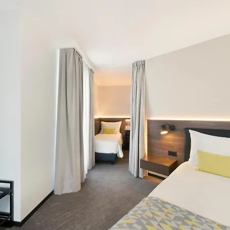 Astra & Restaurant Hotel