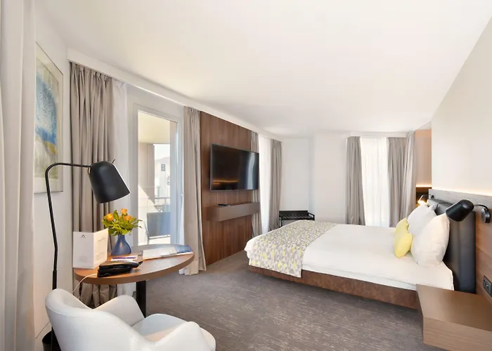 Astra Hotel&restaurant Hotel 4*